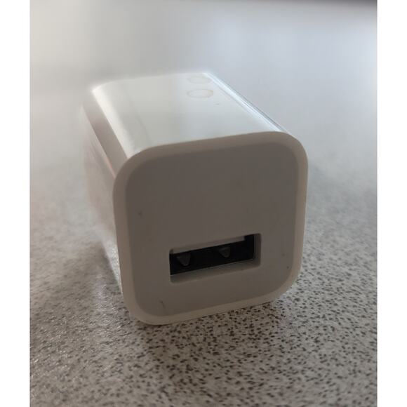Genuine Apple A/C Adapter Wall Brick 5V A126 - Picture 1 of 3